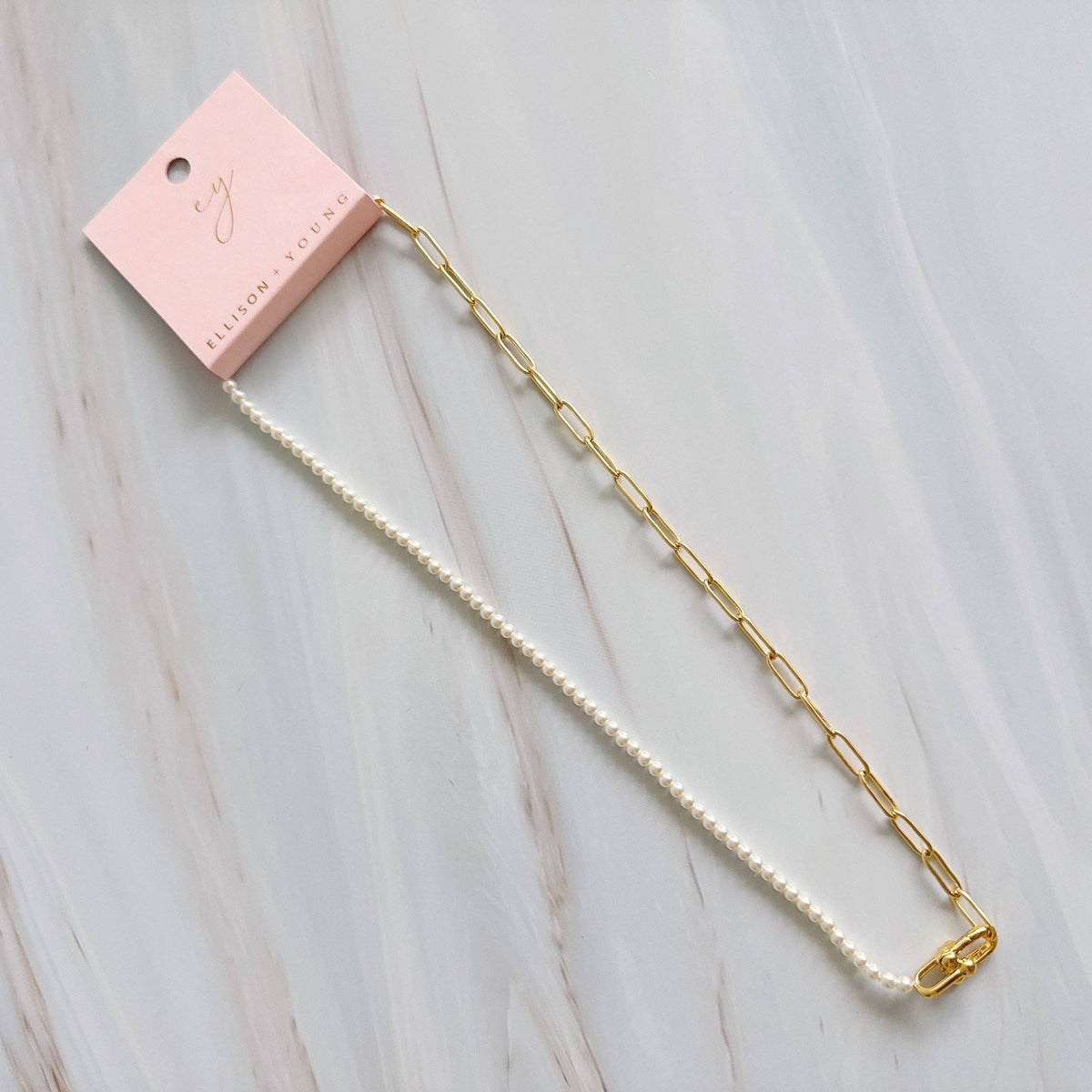 Pearl & Chain Harmony Necklace – Modern Contrast Design